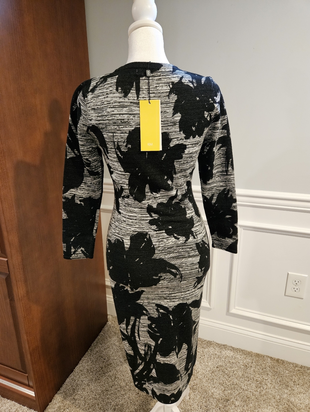 KAREN MILLEN Black & Gray Floral Knit Midi Dress. NWT - Picture 4 of 7